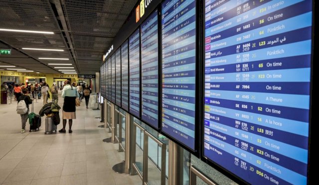 Por presunto tráfico masivo de personas debieron inmovilizar a un avión en Francia
